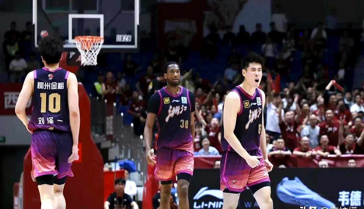 浙江男篮全面爆发，以绝对优势击溃对手
