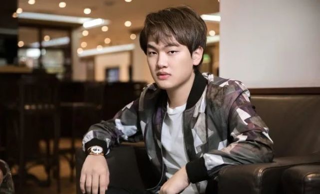 体育赛事直播-SHR险胜LGD，Caps团战一打五强强对话成都决赛之夜，锁定晋级资格