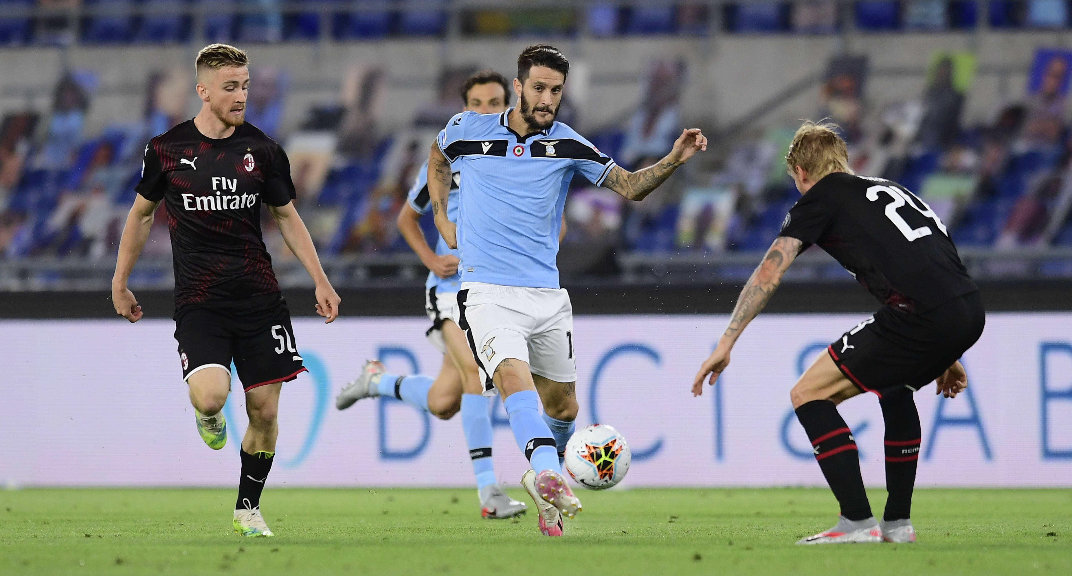 熊猫体育app-拉齐奥主场击败对手，争夺前四位置