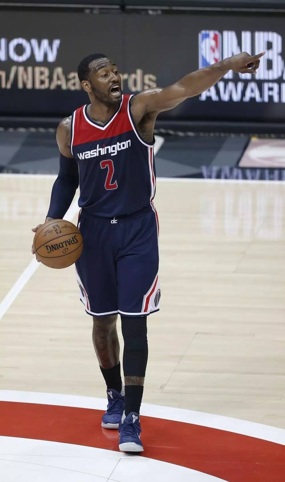 包含瑞士后卫表现抢眼，成为球队支柱的词条